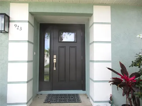923 69th Street NW Bradenton FL 34209