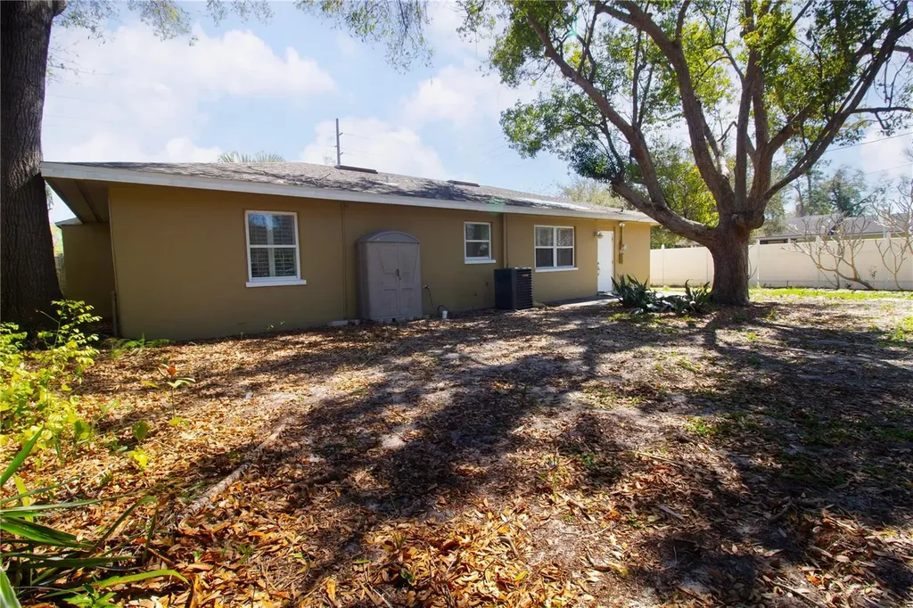 10202 N Boulevard Tampa FL 33612