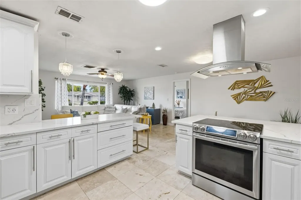 3998 22nd Avenue N St Petersburg FL 33713