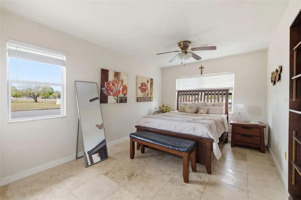 3998 22nd Avenue N St Petersburg FL 33713