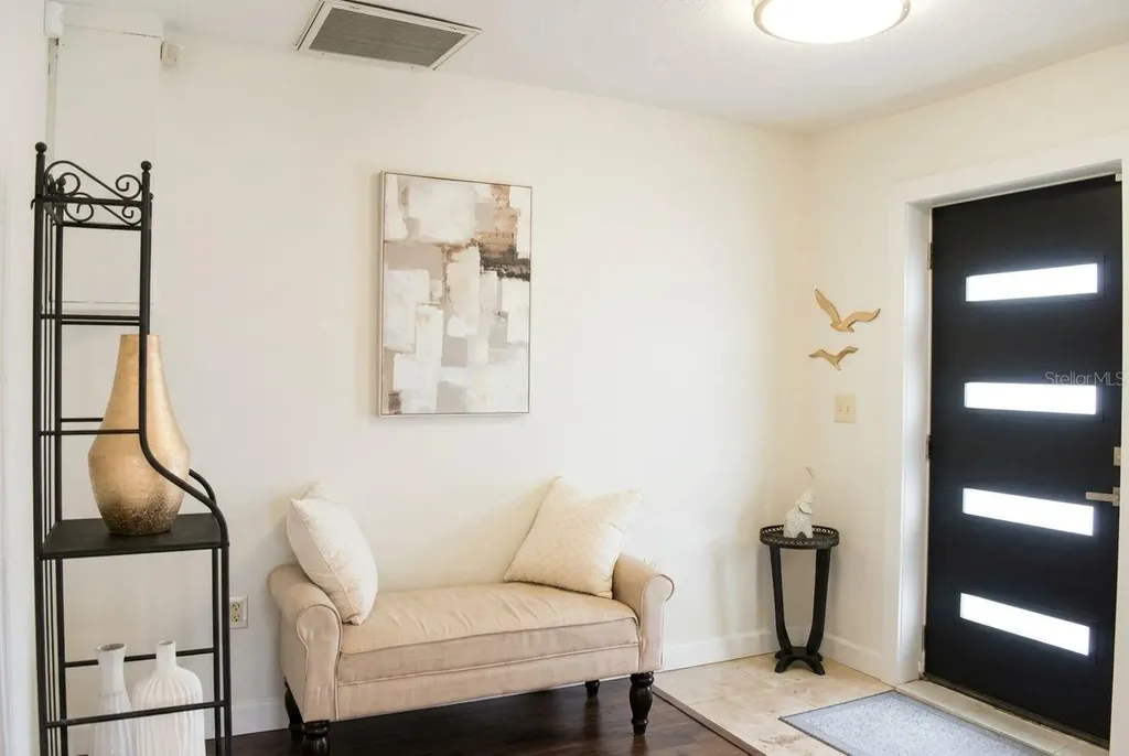 3998 22nd Avenue N St Petersburg FL 33713