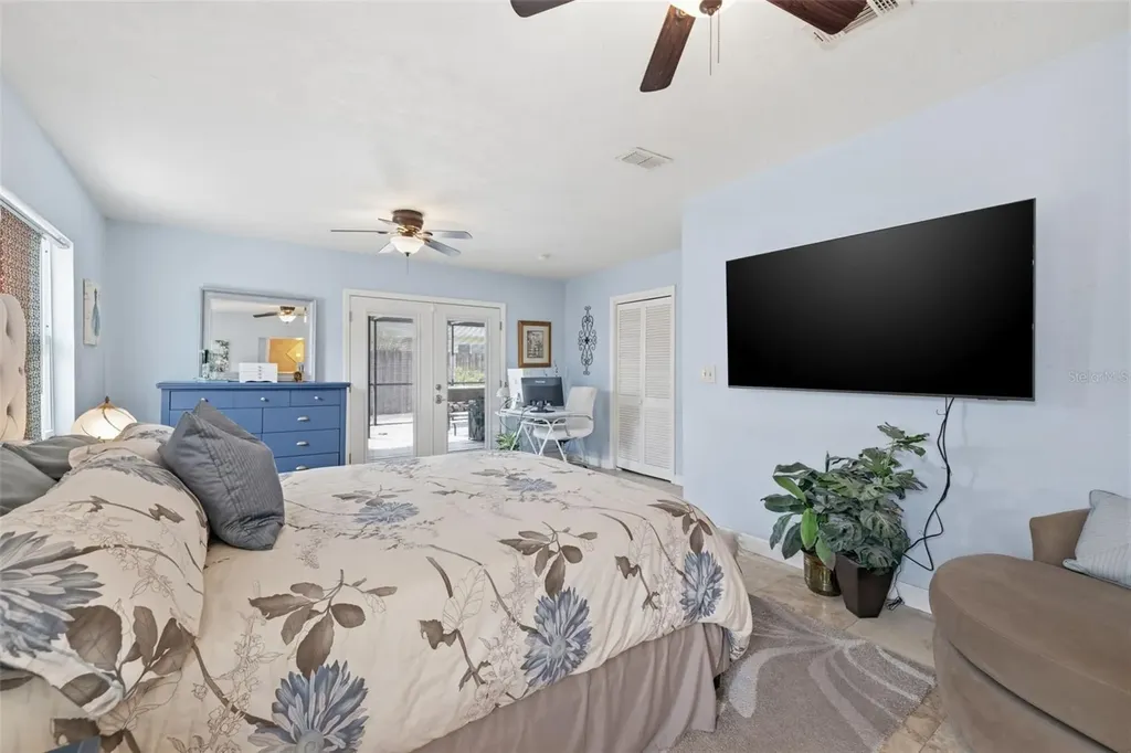 3998 22nd Avenue N St Petersburg FL 33713