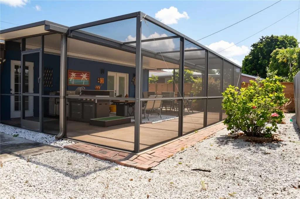 3998 22nd Avenue N St Petersburg FL 33713