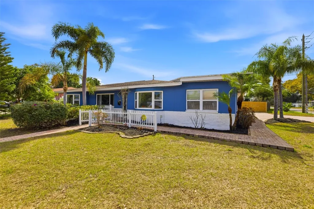 3998 22nd Avenue N St Petersburg FL 33713