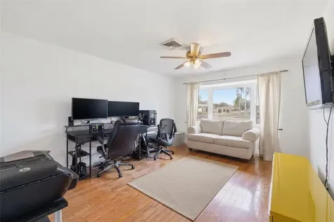 3998 22nd Avenue N St Petersburg FL 33713