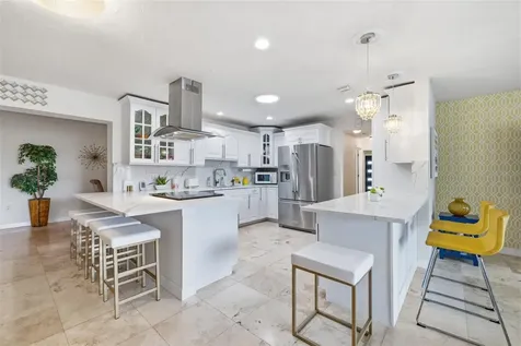 3998 22nd Avenue N St Petersburg FL 33713