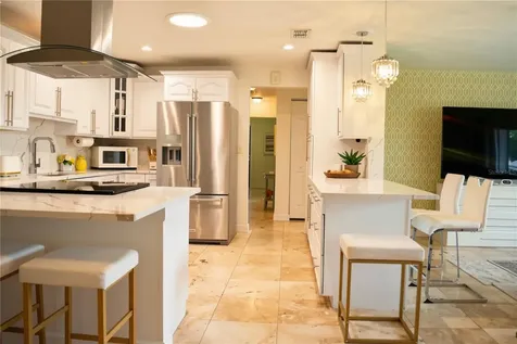 3998 22nd Avenue N St Petersburg FL 33713