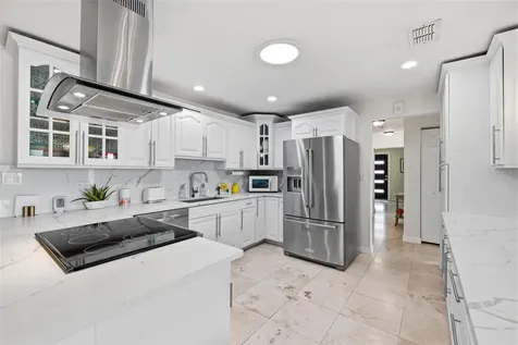 3998 22nd Avenue N St Petersburg FL 33713