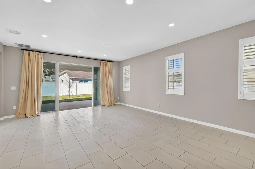 3998 Bannock Avenue Tavares FL 32778
