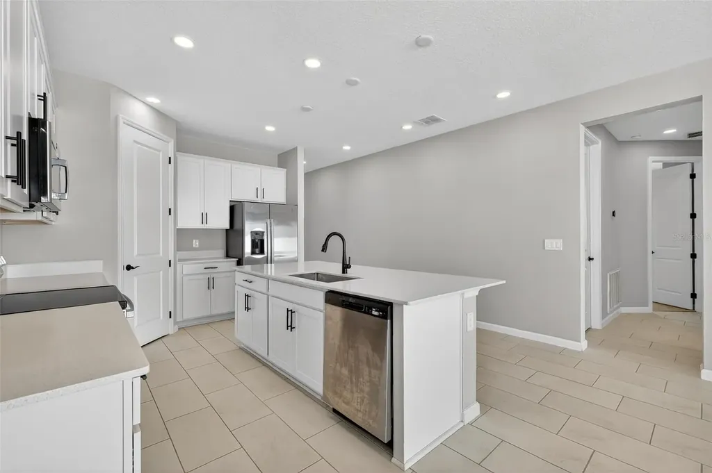 3998 Bannock Avenue Tavares FL 32778