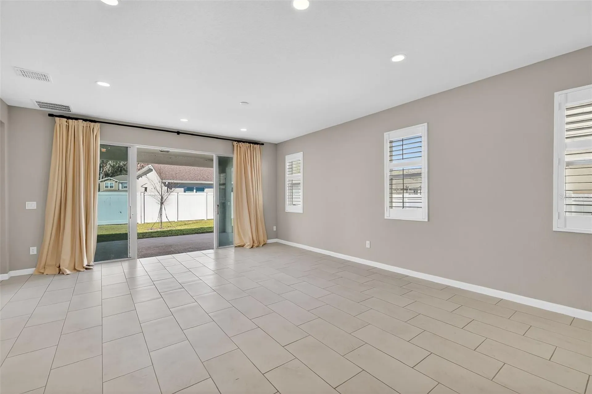 3998 Bannock Avenue Tavares FL 32778