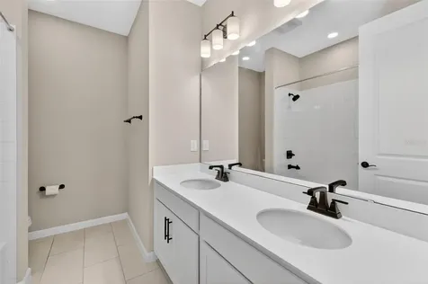 3998 Bannock Avenue Tavares FL 32778