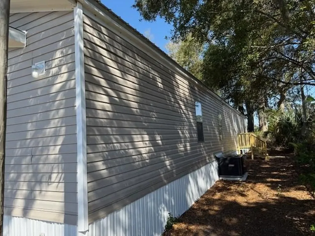 102 NE 13th Avenue Chiefland FL 32626
