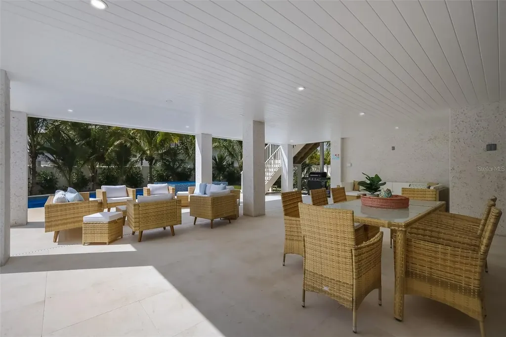 227 S Harbor Drive Holmes Beach FL 34217