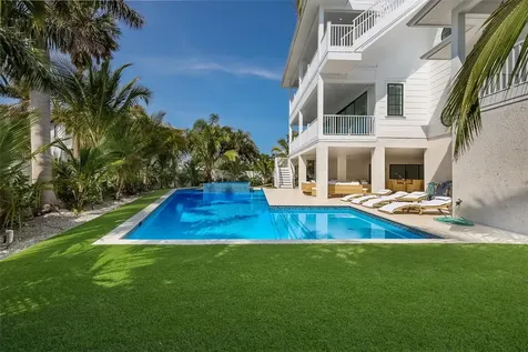 227 S Harbor Drive Holmes Beach FL 34217