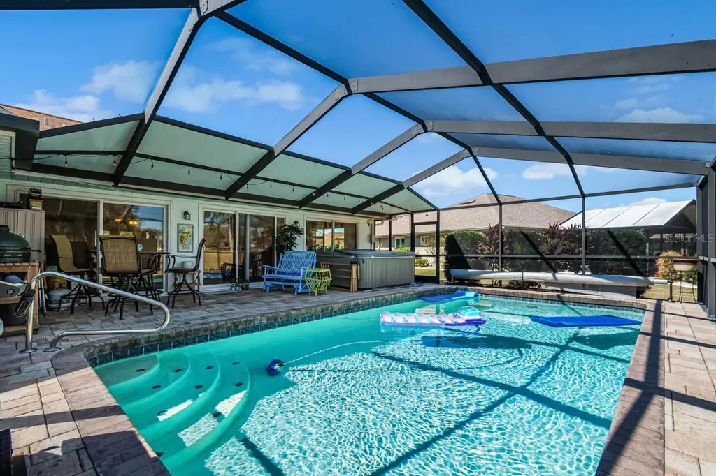 1917 E View Drive Sun City Center FL 33573