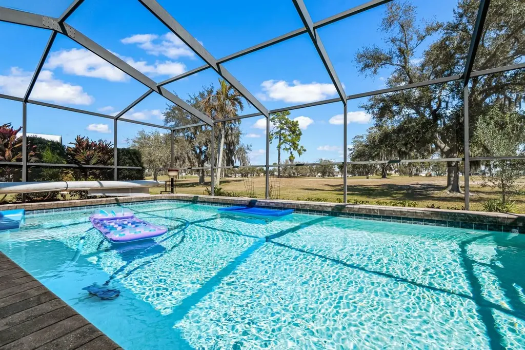 1917 E View Drive Sun City Center FL 33573