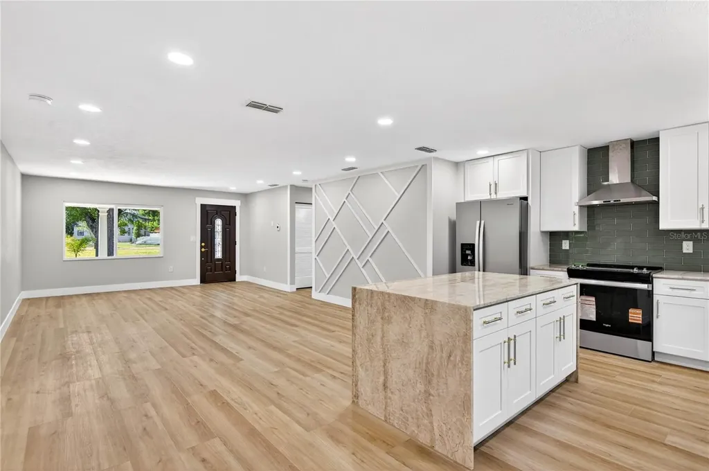 902 N 32nd Street St Petersburg FL 33713