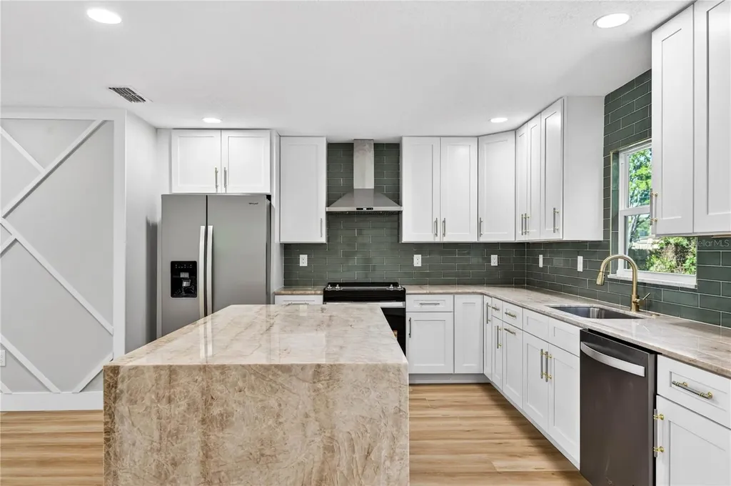 902 N 32nd Street St Petersburg FL 33713