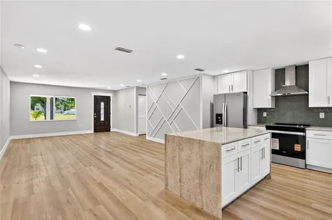 902 N 32nd Street St Petersburg FL 33713