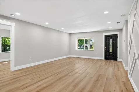 902 N 32nd Street St Petersburg FL 33713
