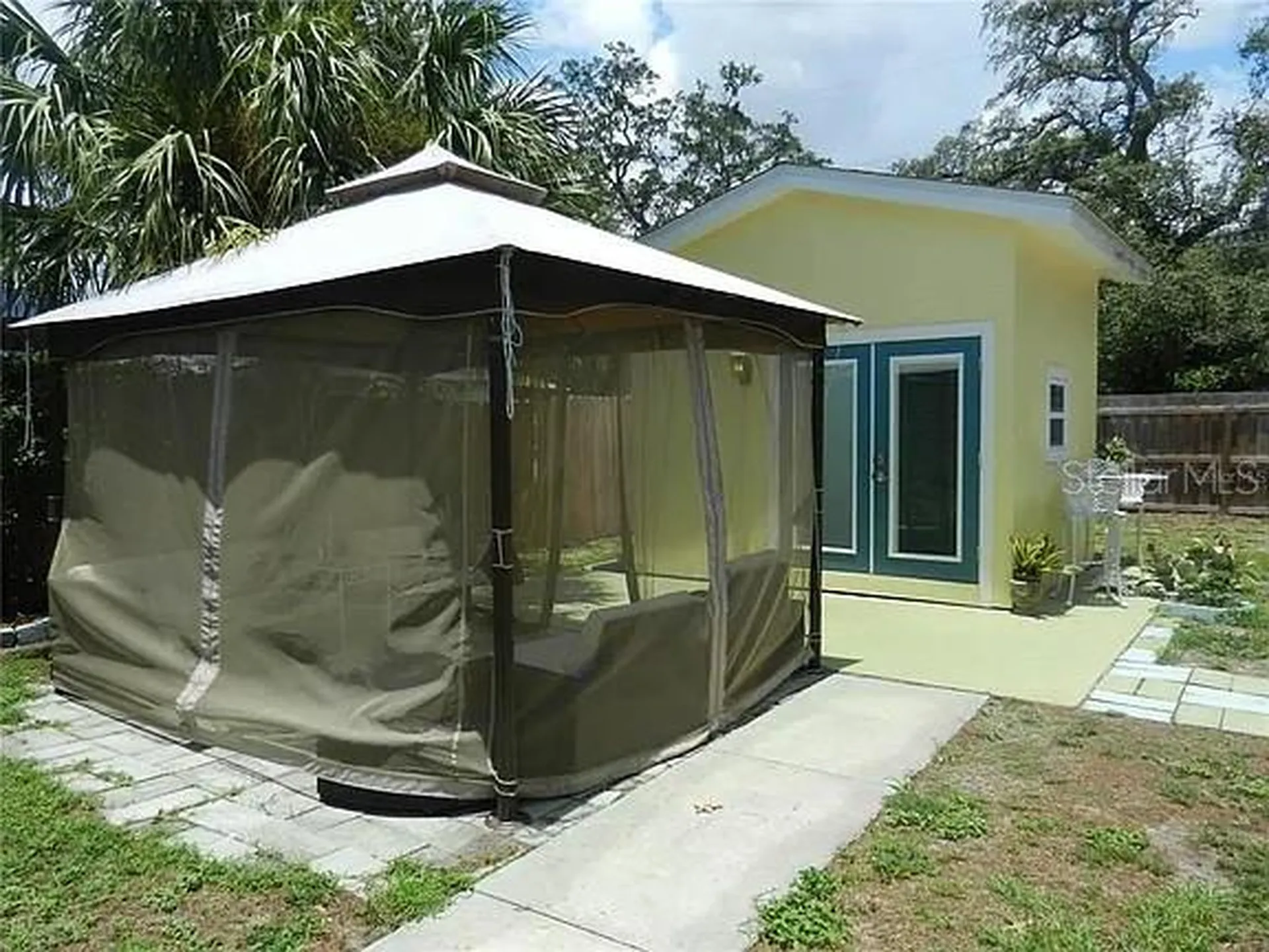 1461 28th Avenue N St Petersburg FL 33704