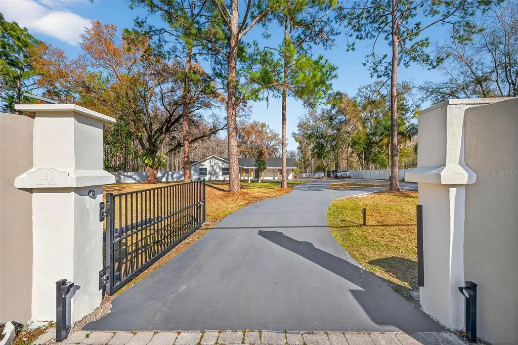 1120 Country Lane Lutz FL 33558