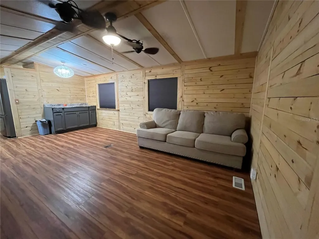 124 W Parker Avenue Bushnell FL 33513