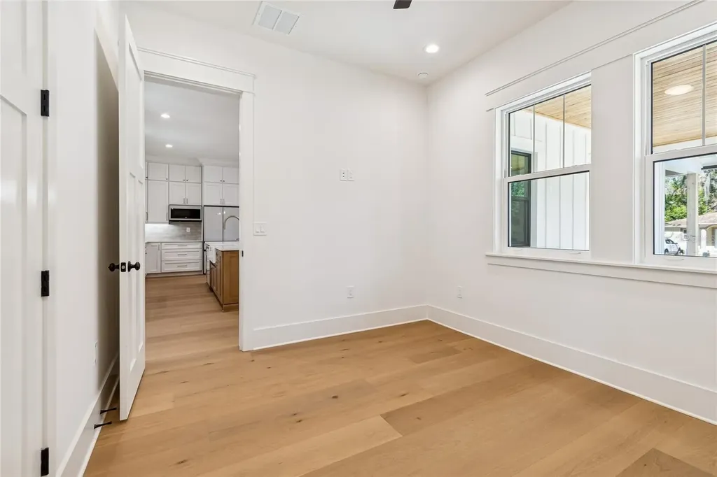 1709 E Henry Avenue Tampa FL 33610