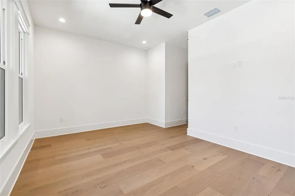 1709 E Henry Avenue Tampa FL 33610