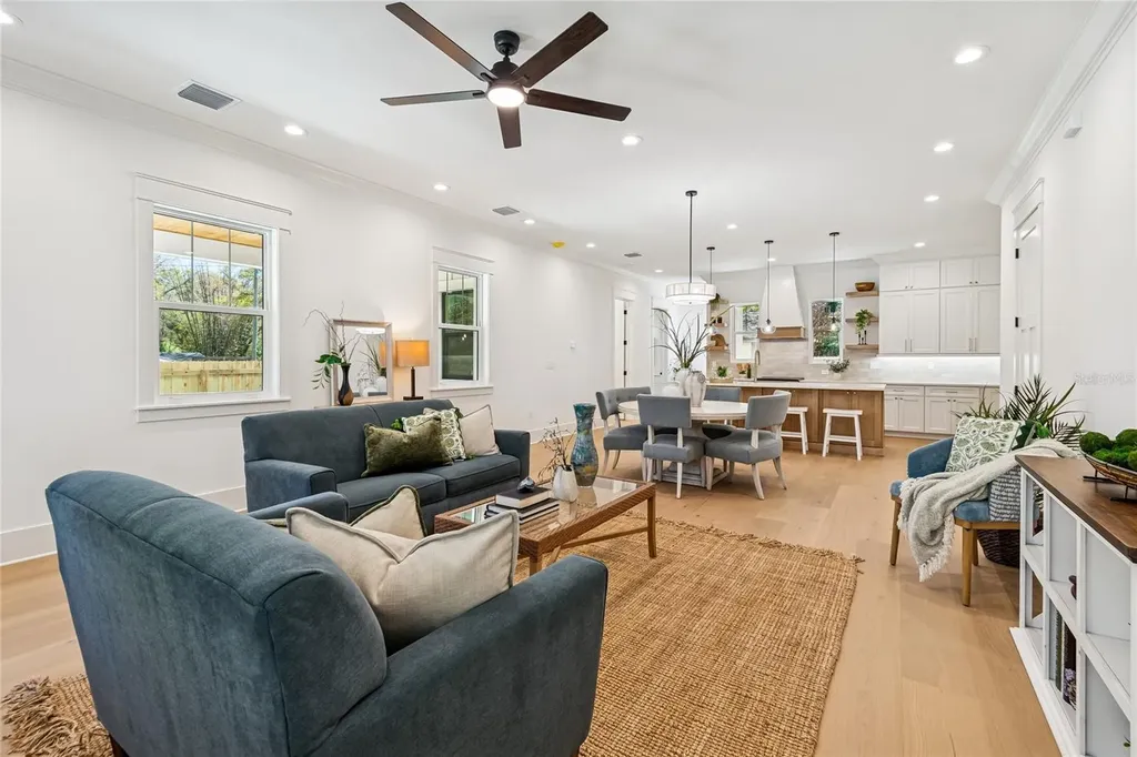 1709 E Henry Avenue Tampa FL 33610