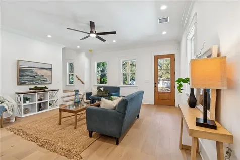 1709 E Henry Avenue Tampa FL 33610