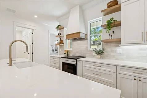 1709 E Henry Avenue Tampa FL 33610