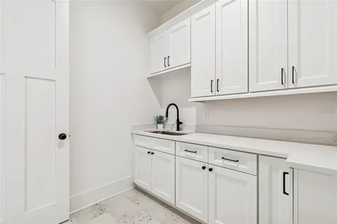 1709 E Henry Avenue Tampa FL 33610
