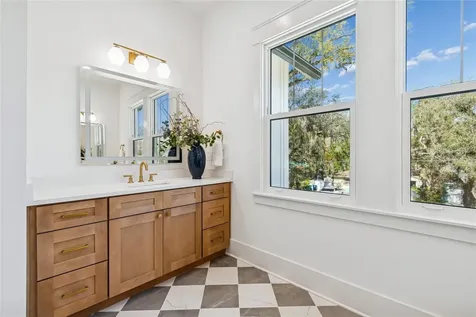 1709 E Henry Avenue Tampa FL 33610
