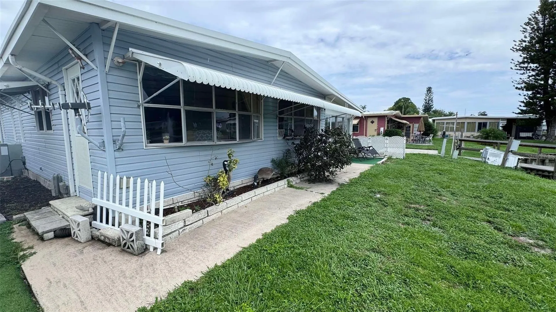 2505 E Bay Drive Largo FL 33771