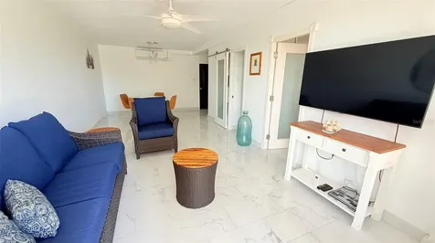 37 Ave. Isla Verde Carolina PR 00979