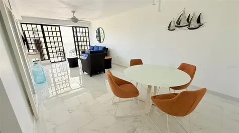 37 Ave. Isla Verde Carolina PR 00979
