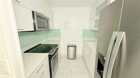 37 Ave. Isla Verde Carolina PR 00979