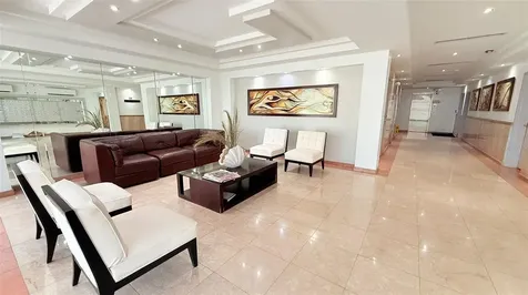 37 Ave. Isla Verde Carolina PR 00979