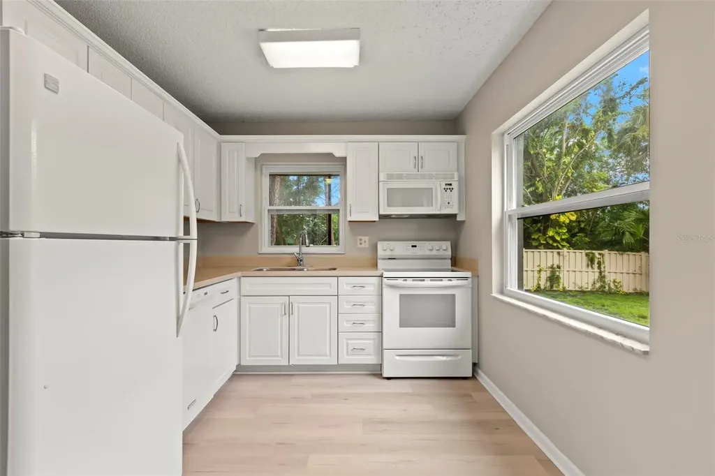 476 Santa Cruz Place NE St Petersburg FL 33703
