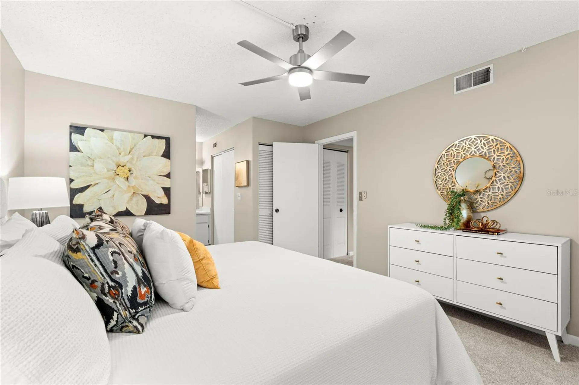 476 Santa Cruz Place NE St Petersburg FL 33703