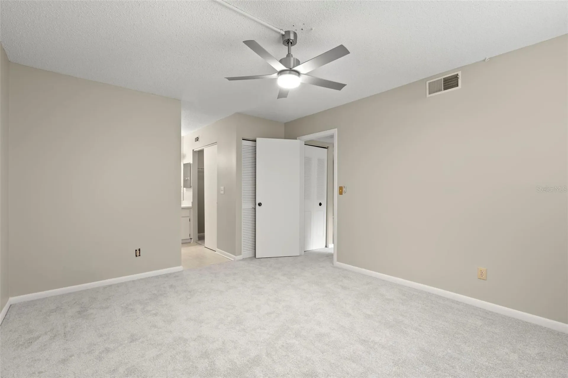 476 Santa Cruz Place NE St Petersburg FL 33703
