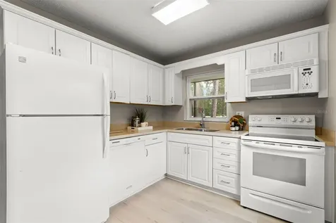 476 Santa Cruz Place NE St Petersburg FL 33703