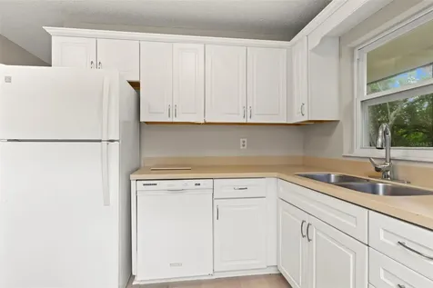 476 Santa Cruz Place NE St Petersburg FL 33703