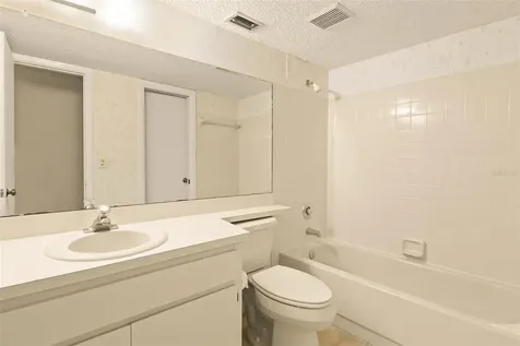 476 Santa Cruz Place NE St Petersburg FL 33703