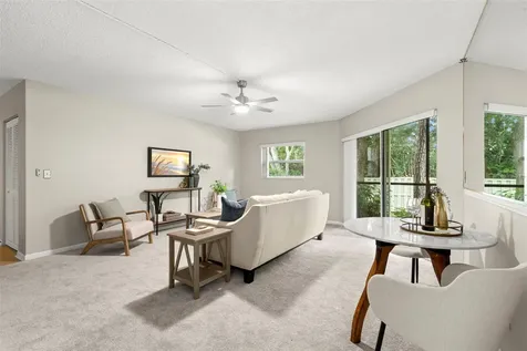 476 Santa Cruz Place NE St Petersburg FL 33703