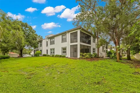 476 Santa Cruz Place NE St Petersburg FL 33703