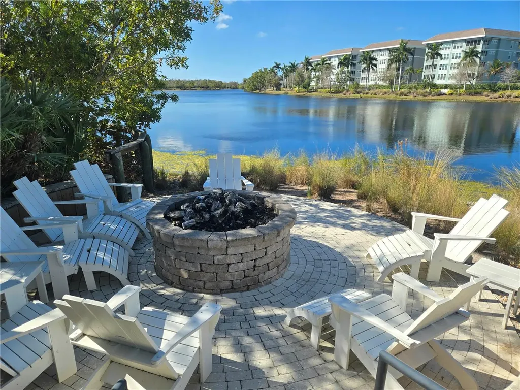 376 Aruba Circle Bradenton FL 34209