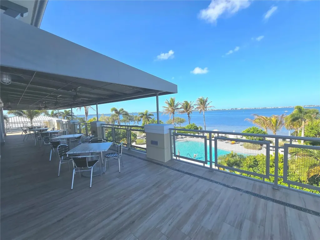 376 Aruba Circle Bradenton FL 34209